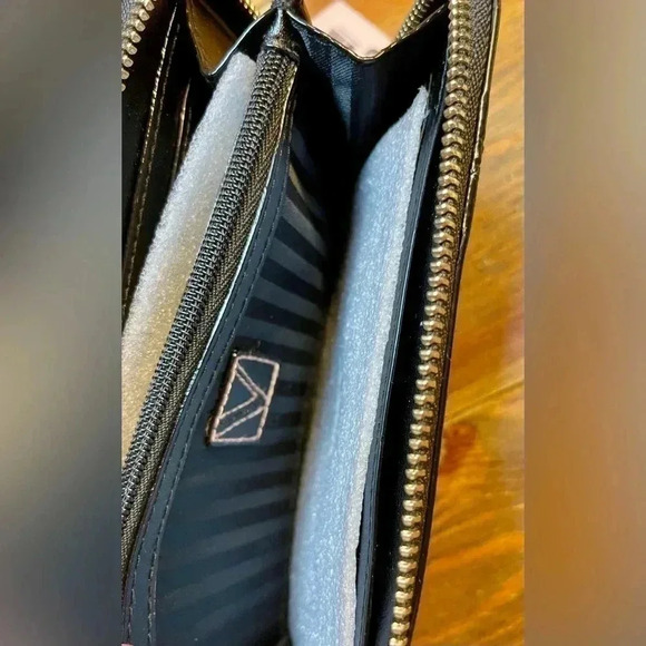 VS Victoria’s Secret Full Zip Wallet | 12 Card Slots | NEW - Picture 9 of 9